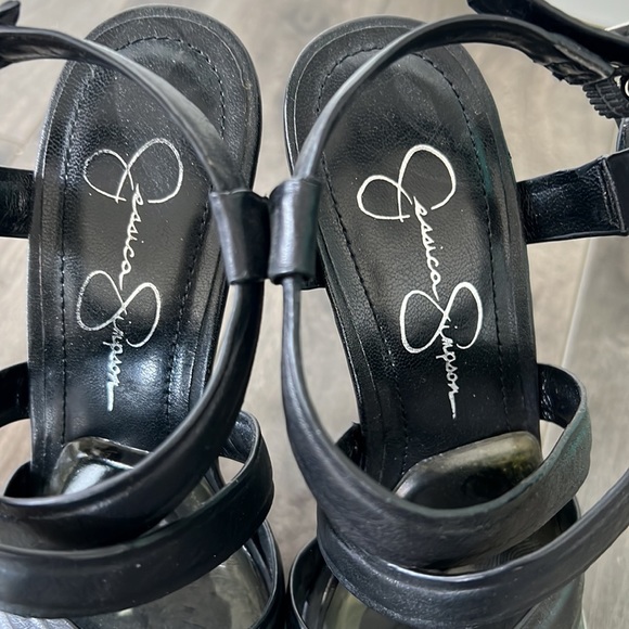 Black straps high heel shoe - Picture 9 of 11